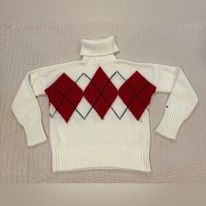 Tommy Hilfiger Women's Red and Cream Argyle Turtleneck Sweater